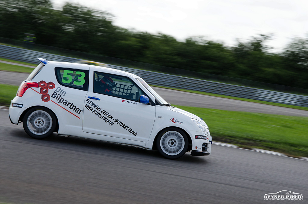 Kasper Nybo i sin Suzuki Swift Sport
(Foto: Denner Photo)